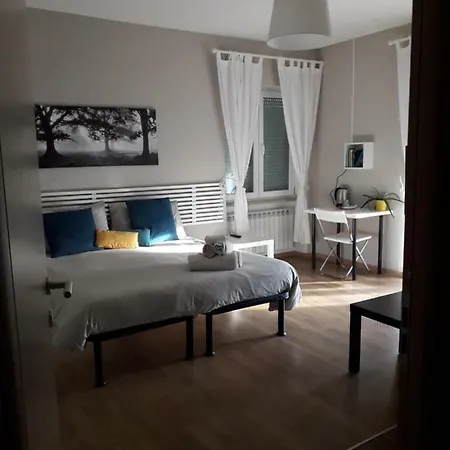 Le Stanze Di Adele Oda ve Kahvaltı LʼAquila